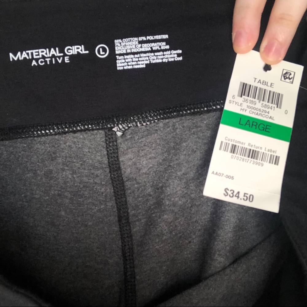 NWT MATERIAL GIRL ACTIVE Leggings - Picture 3 of 3